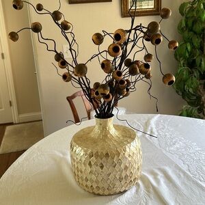 Gold/cream colored shell mosaic vase